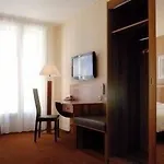 Hotel The Originals Du Grand Monarque Gare