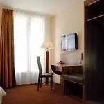 Hotel The Originals Du Grand Monarque Gare