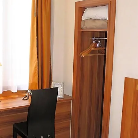 The Originals Du Grand Monarque Gare Hotel