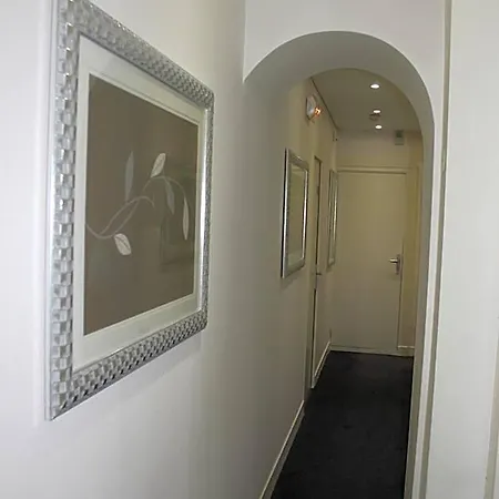 The Originals Du Grand Monarque Gare Hotel 2*