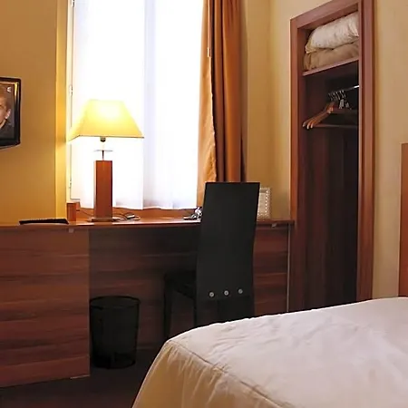 Hotel The Originals Du Grand Monarque Gare