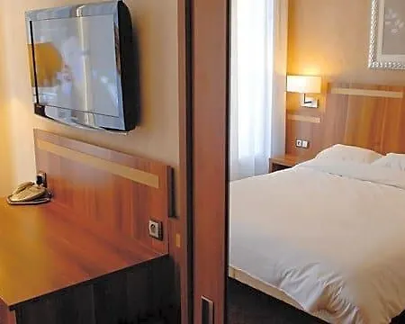 Hotel The Originals Du Grand Monarque Gare Nantes