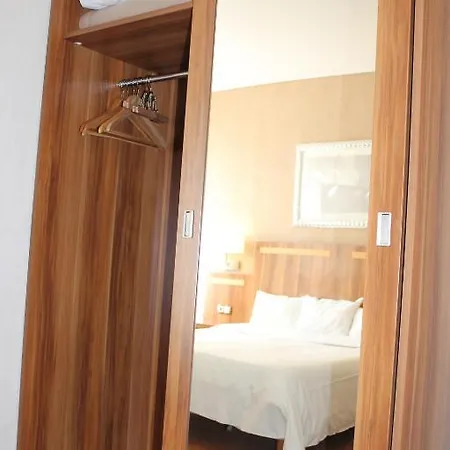 The Originals Du Grand Monarque Gare 2* 南特