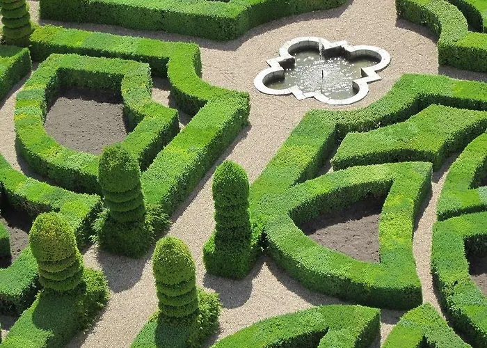 Hotel The Originals Du Grand Monarque Gare