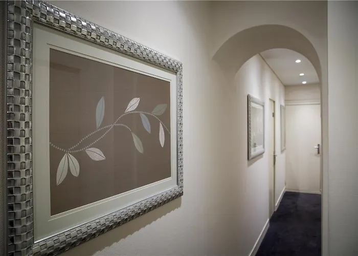 The Originals Du Grand Monarque Gare