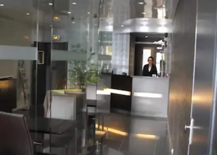 Hotel The Originals Du Grand Monarque Gare Nantes