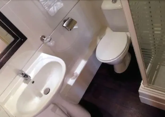 Hotel The Originals Du Grand Monarque Gare