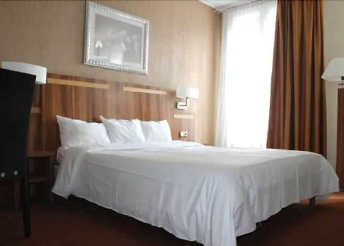 Hotel The Originals Du Grand Monarque Gare Nantes