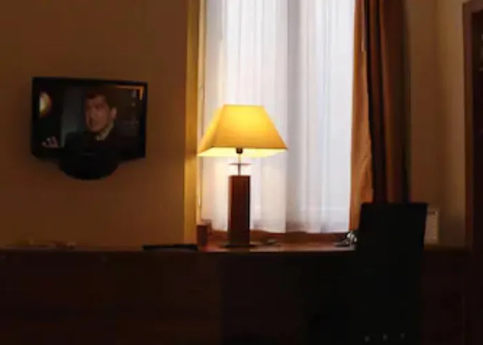 Hotel The Originals Du Grand Monarque Gare