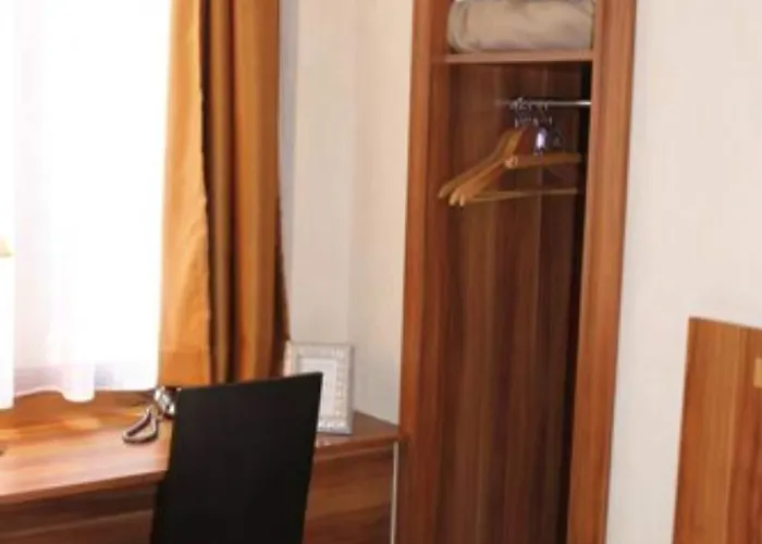 The Originals Du Grand Monarque Gare