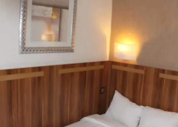 Hotel The Originals Du Grand Monarque Gare Nantes