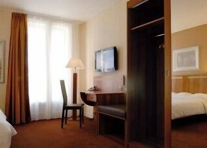 Hotel The Originals Du Grand Monarque Gare