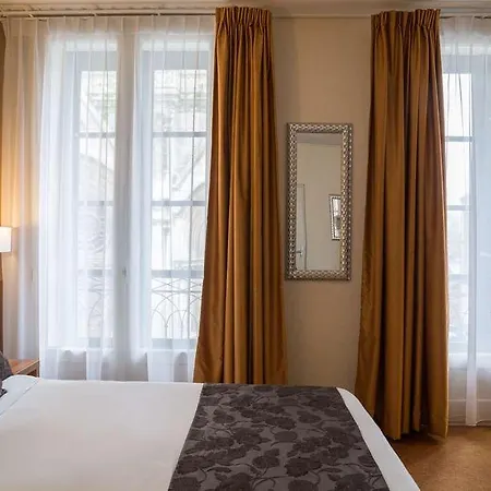 Hotel The Originals Du Grand Monarque Gare 2*
