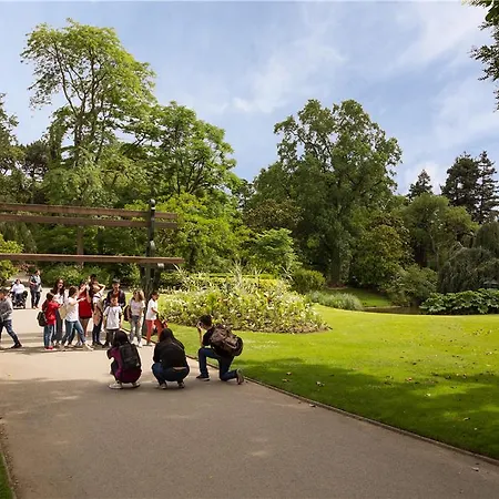 Hotel The Originals Du Grand Monarque Gare 2*