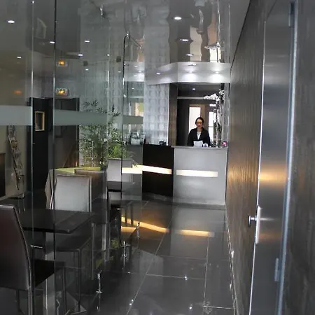 The Originals Du Grand Monarque Gare Hotel 2*