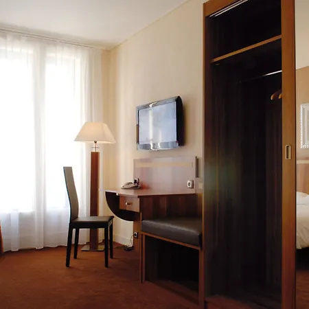 Hotel The Originals Du Grand Monarque Gare 2*